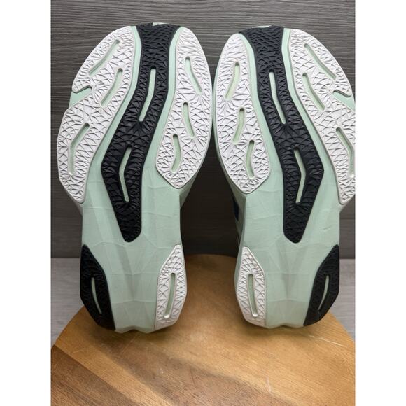 New Balance FuelCell Rebel v4 MFCX CE 4. Green/White. Men’s 12.5 2E main image 6